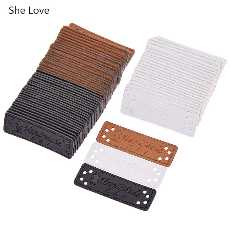 Chzimade 24 db/tétel Téglalap alakú PU bőr címkék Kézzel készített ruhacímkék farmerhez Táskák Cipők Címkék Barkács varrásanyagok