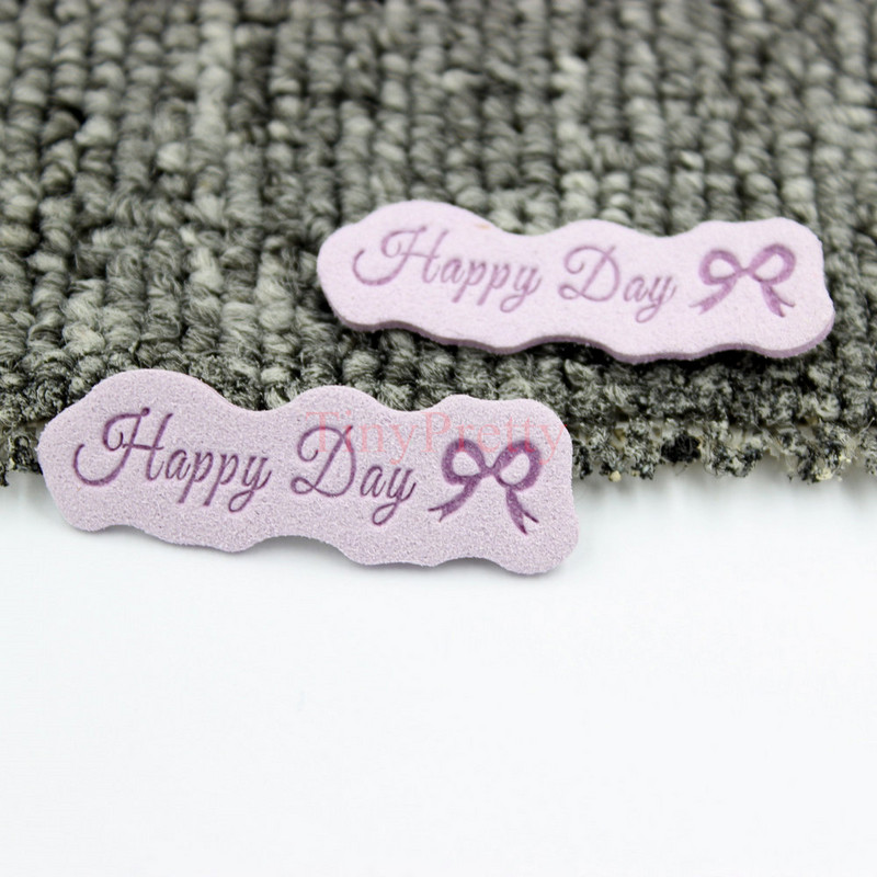 50gab Candy Color Reljefs "Happy Day" Bow šūšanas etiķete Apģērba etiķetes Aksesuārs mazuļa ziemas cimdiņiem, cepurēm, tamborētiem dūraiņiem