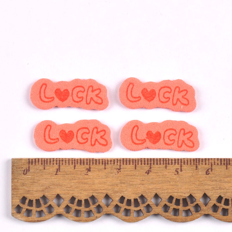 50kom 9 boja "Luck" Heart Pattern Embossing Kožne naljepnice Odjeća Ručno izrađeni DIY Dodaci za šivanje Torbe Oznake Potrepštine za odjeću