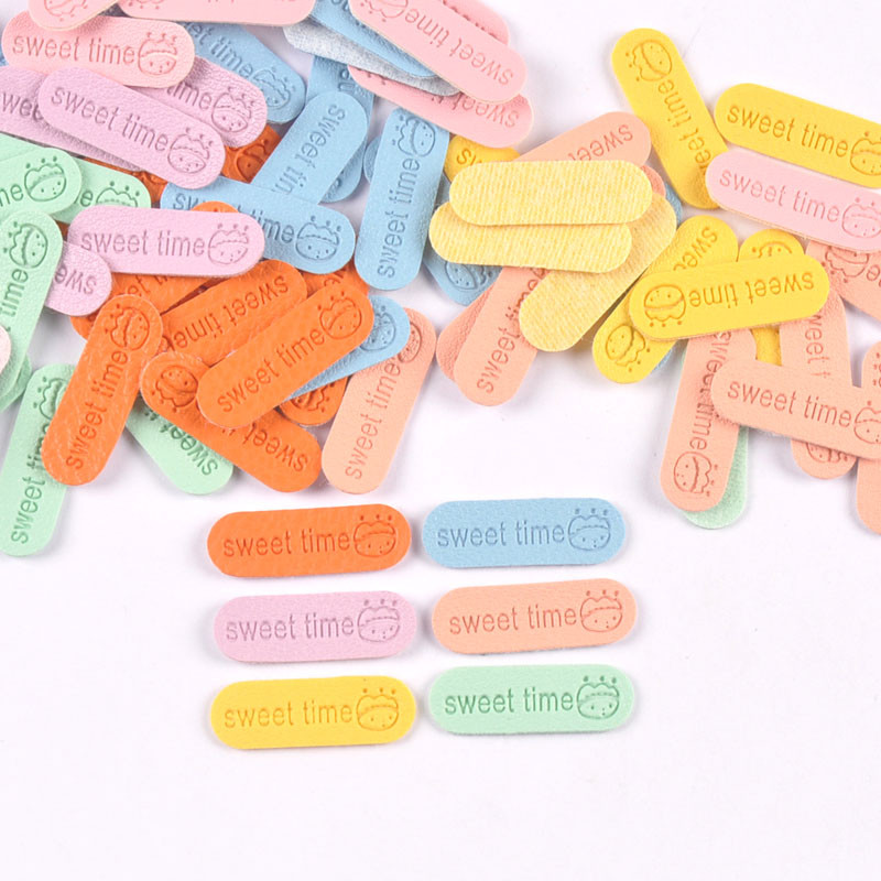 50 buc. Etichete din piele PU în relief cu litere „Sweet Time” realizate manual, bricolaj, pălării, pungi, etichete de cusut, accesorii pentru articole de îmbrăcăminte c3505