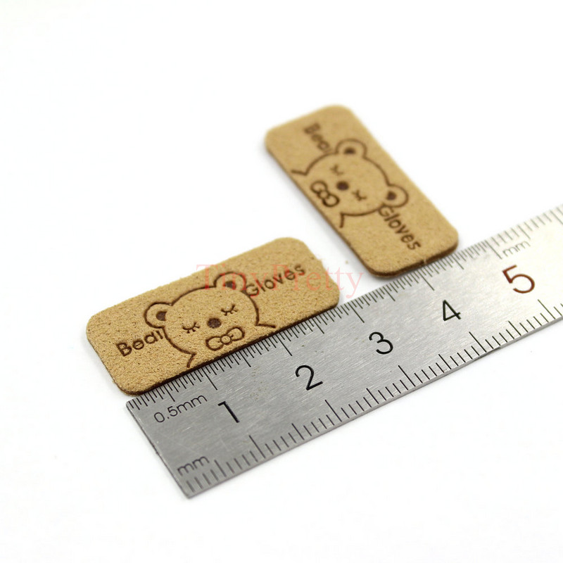 50db Puha műbőr medve címkék dombornyomott medve kesztyű címke címkék baba sapkákhoz Kesztyűk zoknik díszítés
