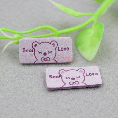 50 vnt. Minkštos dirbtinės odos reljefinės meškiuko meilės etiketės Drabužių etiketės Aksesuaras kūdikiui žieminės pirštinės, kepurės, nertos pirštinės