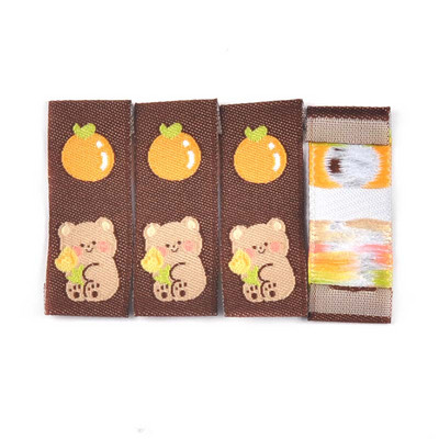 50 τμχ Χαριτωμένες καφέ ετικέτες που πλένονται για αξεσουάρ ραπτικής ρούχων DIY χειροτεχνίες Τσάντα ρούχωνΕτικέτα Χειροποίητα προμήθειες Handwork Decor C3577