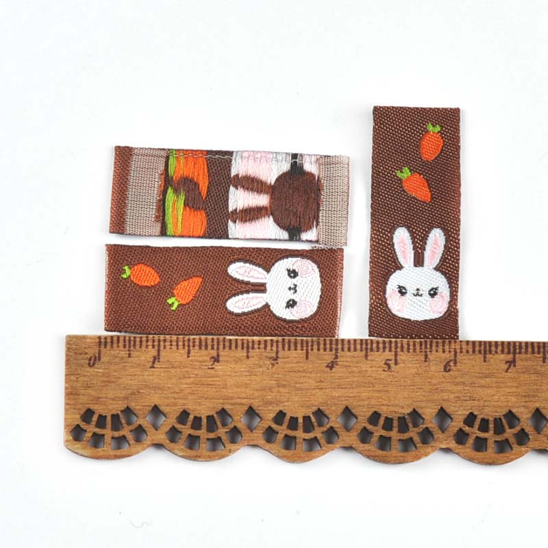 50 ks kreslených štítkov s zajačikom/mrkvou pre deti, tašky, oblečenie, šijacie doplnky, DIY remeselné potreby, ručne vyrobené štítky, domáce dekorácie C3575