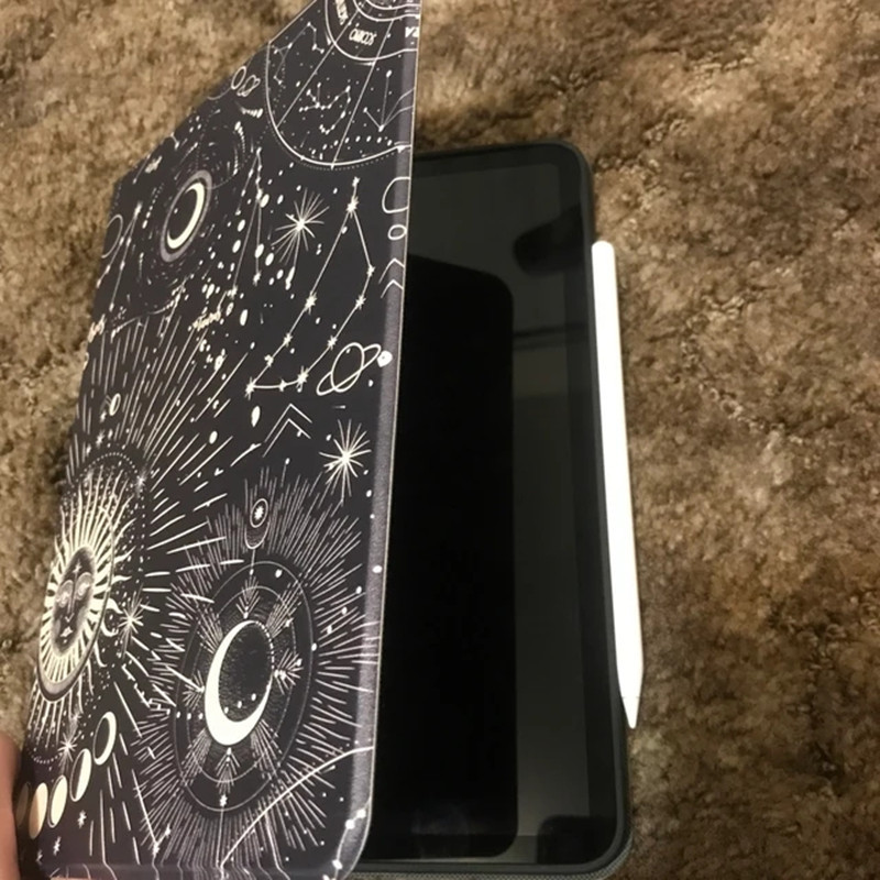 Black Star Moon iPad tok ceruzatartóval iPadhez 9,7" 10,2" 11" 12,9" iPad Air 2 3 4 iPad Mini 6 5 4 3 iPad 2021 2020