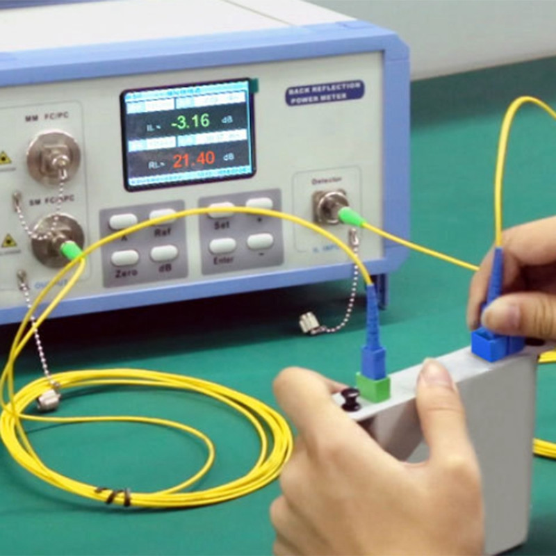 1-punktiline 2 pistikühendusega optiline splitter Sc/Upc nelinurkse peaga kiudjaoturi kandja klassi ühendusseade