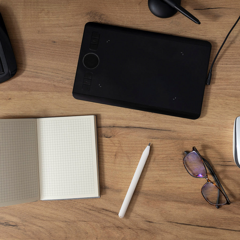 7 vnt. rašiklio rašiklis, 12 colių rašomasis planšetinis kompiuteris, rašomasis skystųjų kristalų rašiklis, piešimo lenta.