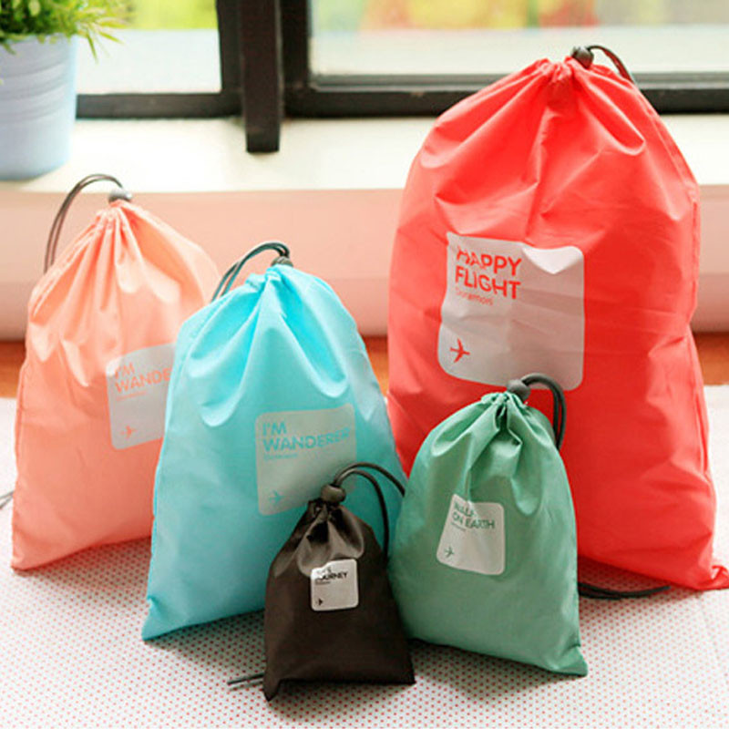 Fierbinte 4 bucăți / lot Genți de depozitare de călătorie rezistente la apă Organizator de machiaj pantofi de călătorie Geantă de rufe Lenjerie de corp Cosmetice Pachet de sortare