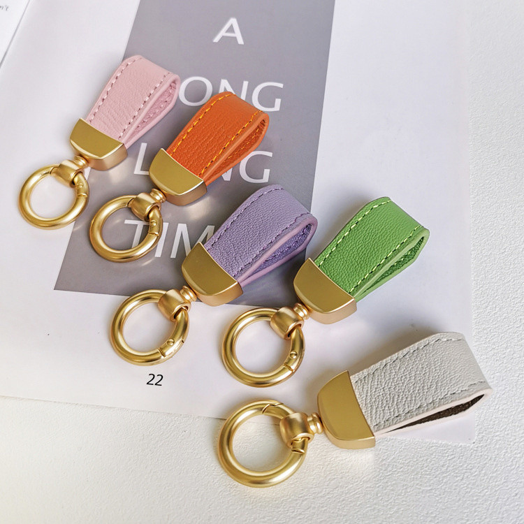 Individualizuotos raidės prancūziško avikailio automobilio raktų pakabukas moterims, subtilus odinis pakabukas, aukščiausios klasės raktų pakabukas Puikus odinis virvelinis raktų laikiklis