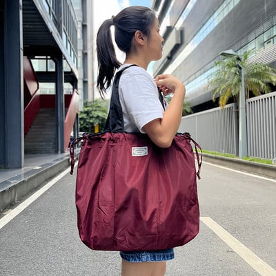 Közepes húzózsinóros táska újrafelhasználható, környezetbarát hordtáska, összecsukható bevásárlótáska utazó válltáska női tárolótáska