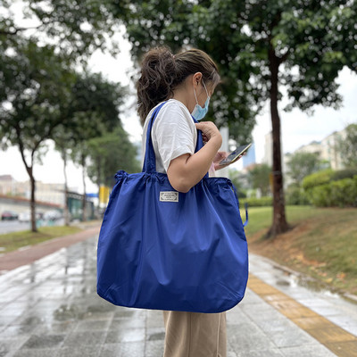 Didelės talpos daugkartinio naudojimo bakalėjos krepšys Sulankstomas pirkinių krepšys sutraukiamas raištelis Kelioninis pečių krepšys Moterų krepšys