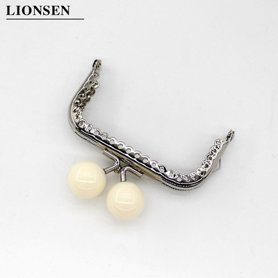 1 db 8,5 cm-es nagy gyöngyök ezüst négyzet alakú fém pénztárca keret fogantyú a kuplungtáskához, kézitáska tartozékaihoz