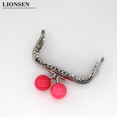 1 db 8,5 cm-es nagy gyöngyök ezüst négyzet alakú fém pénztárca keret fogantyú a kuplungtáskához, kézitáska tartozékaihoz