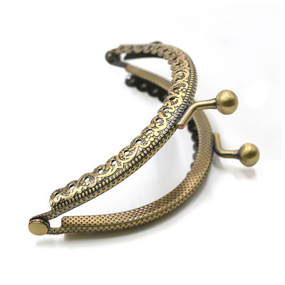 8,5 cm-es érme fém erszénykeret Csókkapocs-zár a kuplungtáska fogantyújához Kézitáska-tartozékok Vörös bronz tónusú hardver