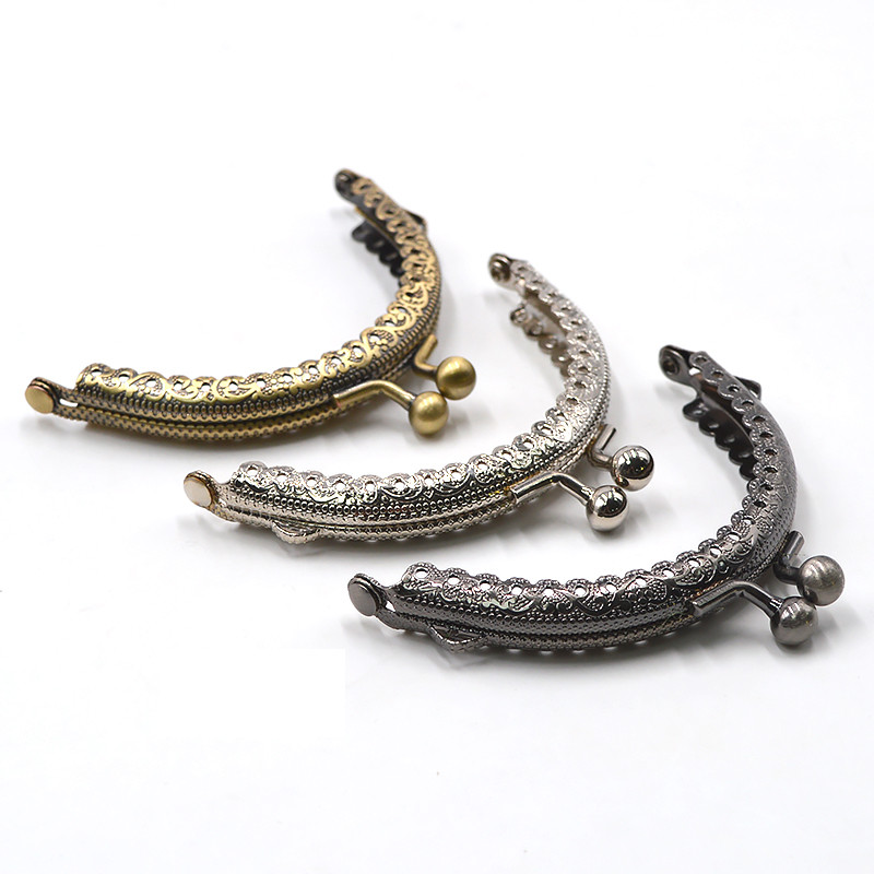 8,5 cm-es érme fém erszénykeret Csókkapocs-zár a kuplungtáska fogantyújához Kézitáska-tartozékok Vörös bronz tónusú hardver