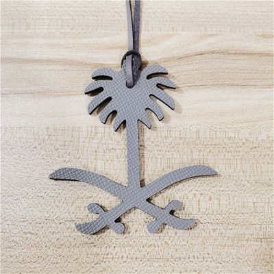 Új szaúd-arábiai nemzeti jelkép divat valódi bőr arab betűkkel varázslatos testreszabott női bőr, divatos medáldísz