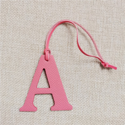 Ādas angļu burti Charm A Character Bag Kulons