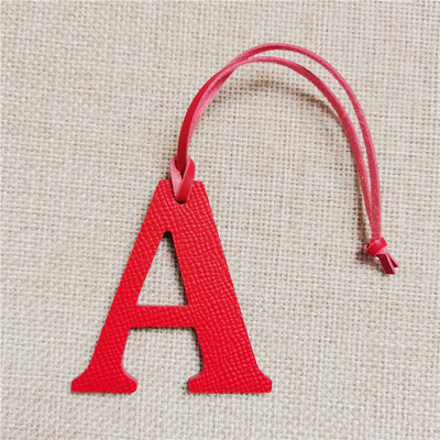 Ādas angļu burti Charm A Character Bag Kulons