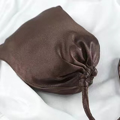 12x15cm Luksuslik siidist satiinist pingutusnööriga kott tuttidega Juuksekimbud Parukad Meigipakendikotid Ehete Pakendamine Kingitus