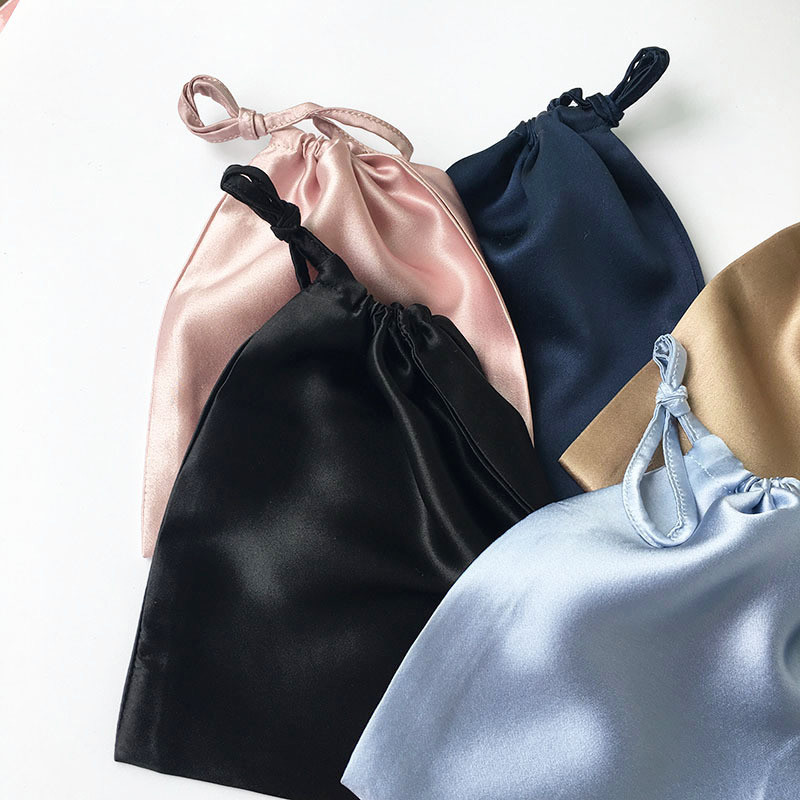 12x15cm Luksuslik siidist satiinist pingutusnööriga kott tuttidega Juuksekimbud Parukad Meigipakendikotid Ehete Pakendamine Kingitus