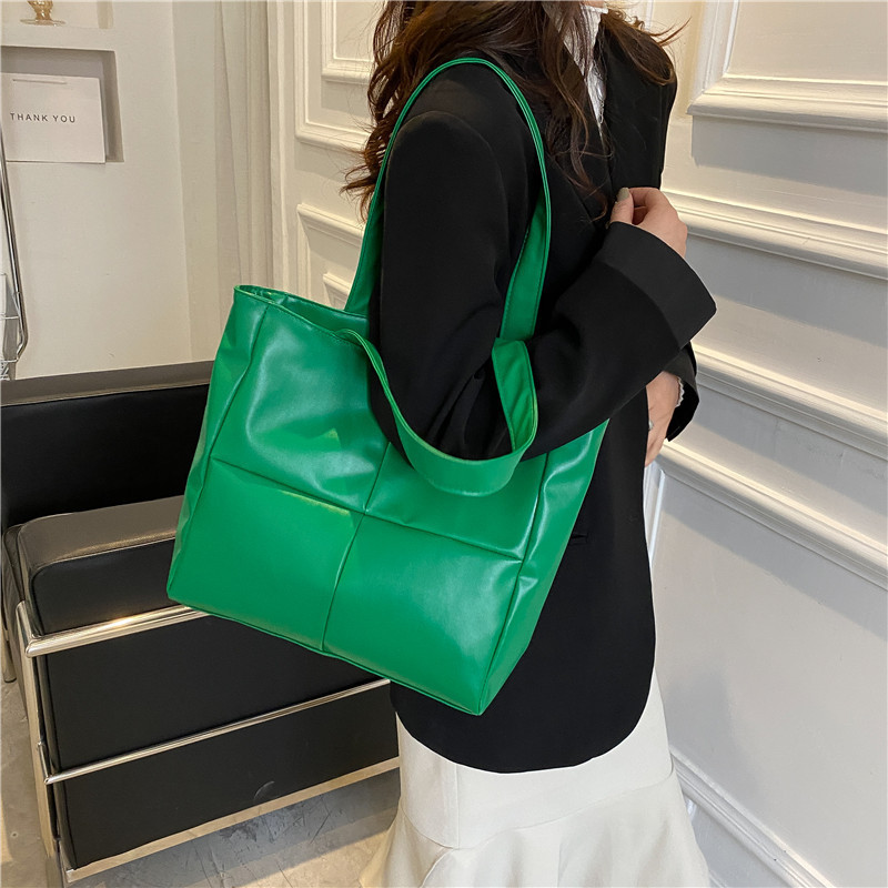 Hordozható női pamut párnázott nylon nagy kapacitású utazási kézitáska divat őszi téli egyszínű rácsos felső fogantyús táskák