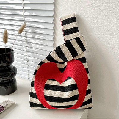 Pletena torba na rame s ružičastim prugama Ručno pletena ljubavna torbica za korejske žene Ležerna mini torba s čvorovima Studentska torba za višekratnu upotrebu