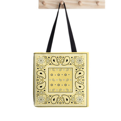 2021 m. pirkėjo bandana juodų gėlių spausdinimo krepšys, moteriškas Harajuku pirkėjo rankinė, mergina ant pečių.