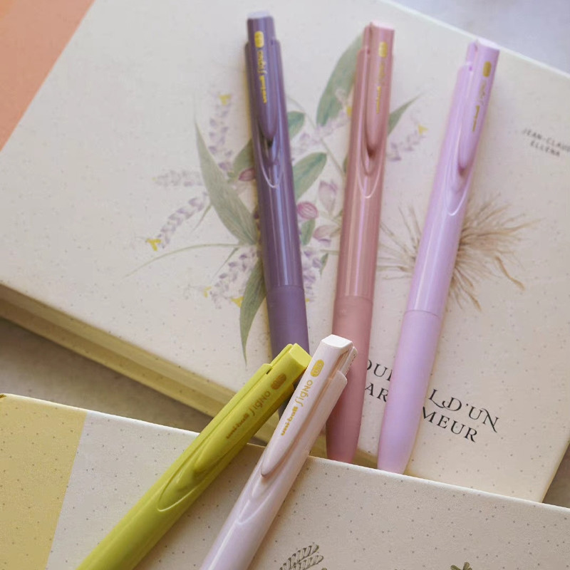 Japanska UNI-jeva nova gel olovka s niskim prigušenjem UMN-155 Macaron ograničeno izdanje 0,5 mm, novo podudaranje boja, zaobljeni nos i glatko pisanje