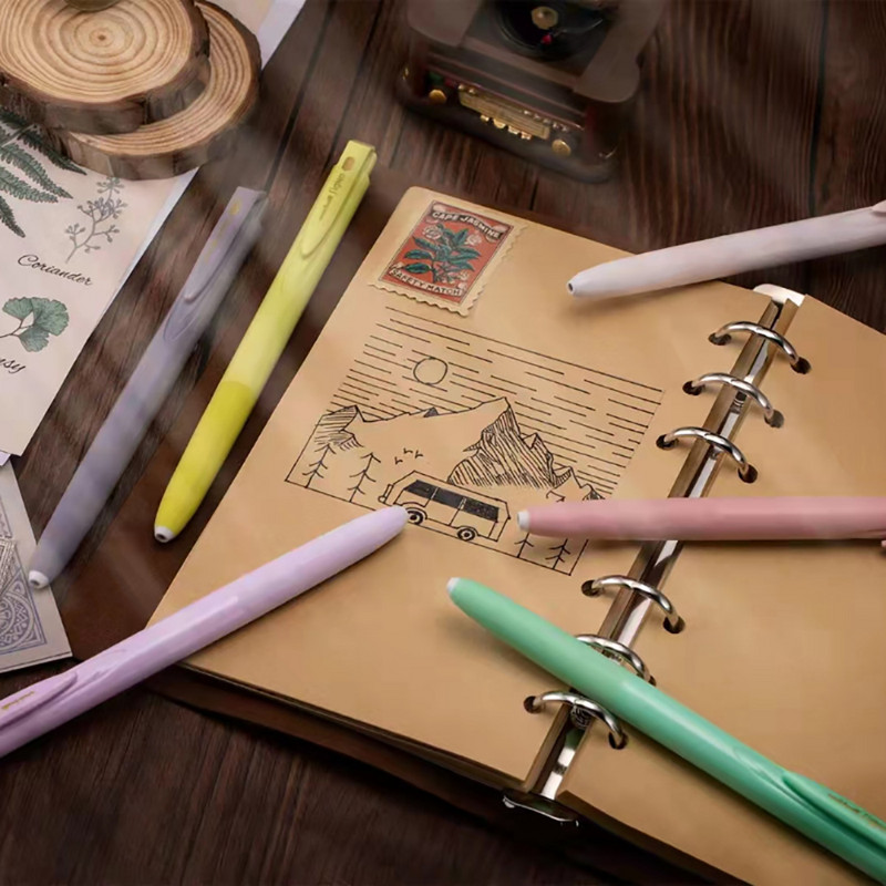 Japanska UNI-jeva nova gel olovka s niskim prigušenjem UMN-155 Macaron ograničeno izdanje 0,5 mm, novo podudaranje boja, zaobljeni nos i glatko pisanje