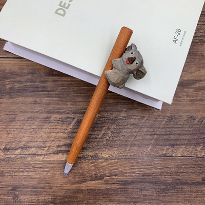 Drvorezbarska životinjska olovka Ručno izrađena drvena umjetnička crna gel olovka za pisanje Ukras s potpisom Uredski poklon za školu F029