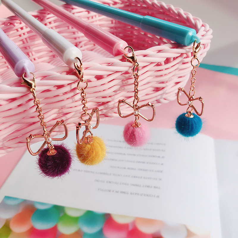 4 τμχ Κρεμαστό μελάνι Gel στυλό Lovely Bowknot Σετ Pom Pom Αλυσίδα 0,5mm Ballpoint Μαύρο Χρώμα Μελάνι Office School A6840