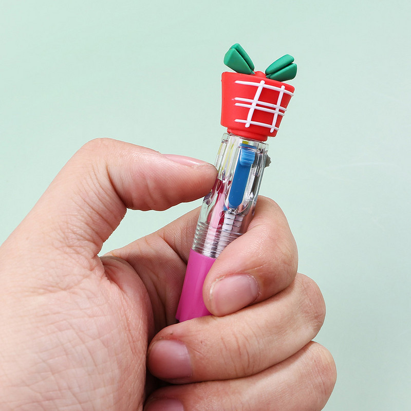 1 gab Kawaii Christmas Mini 4 krāsu lodīšu pildspalva jauka aļņa Ziemassvētku vecīša dāvana, izvelkama pildspalva, rakstāmpiederumi skolas piederumi