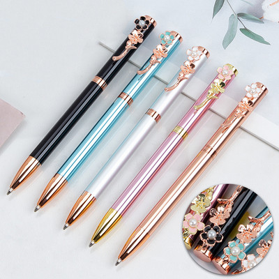Pink Press Cherry Blossom Pen Rose Virág toll Fém golyóstoll Forgó virágos Business Signature Toll Aranyos irodai írószerek