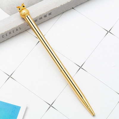 1 gab. Radošs metāls, jauka pūces forma, reklāma, lodīšu pildspalvas Skolas piederumi biroja piederumi, lodīšu pildspalvas, 4 krāsu dāvanas