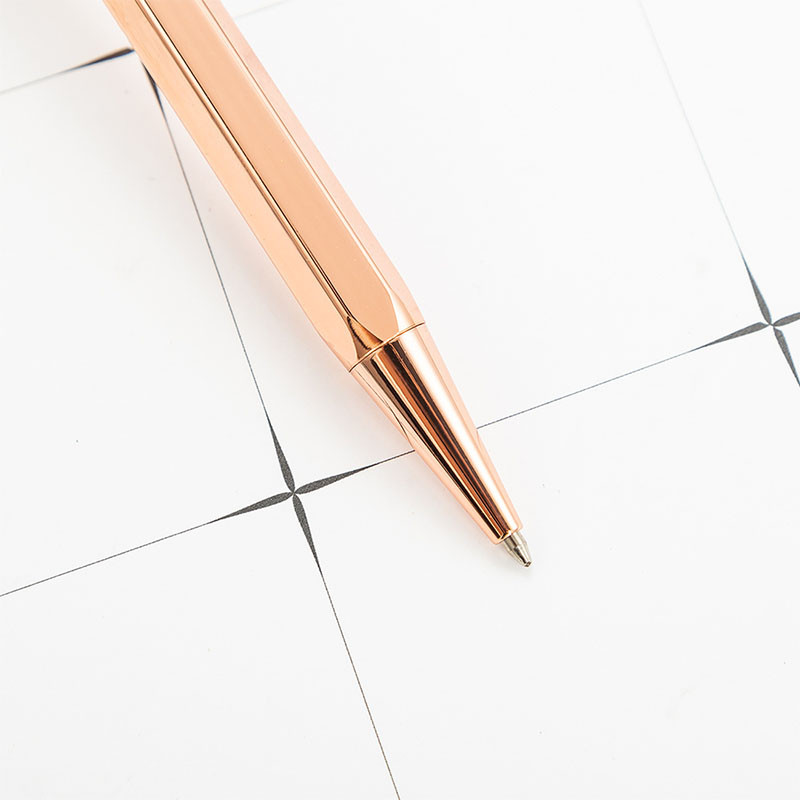 Metāla augstas kvalitātes misiņa lodīšu pildspalvas Jaunas presē vītņotas vara lodīšu pildspalvas Radošas studentu dāvanas Gēla pildspalvas biroja piederumi