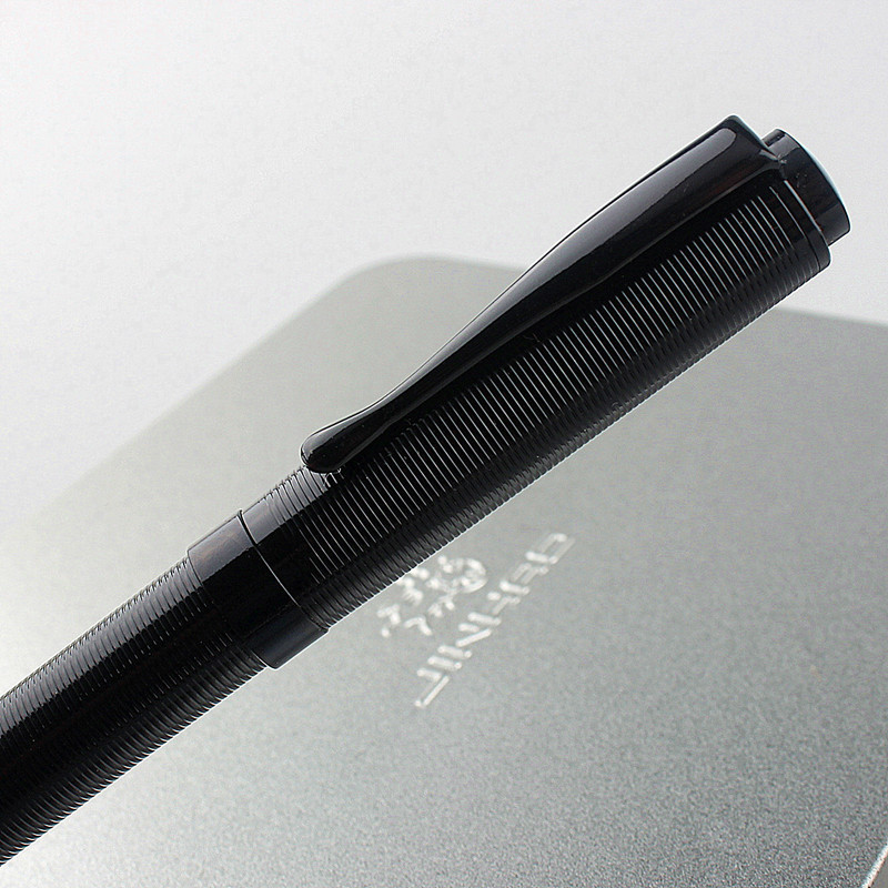 Комплект метална химикалка с пълнители за училищен офис Черен материал Въртящи се канцеларски принадлежности Химикалки