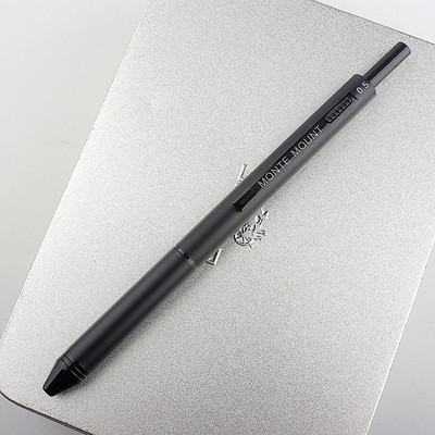 Metallist multifunktsionaalne pliiats 4 ühes sisaldab 3 värvi pastapliiatsit 0,5 mm mehaaniline pliiats 0,5 mm äri Caneta