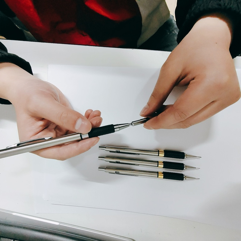 Metalno tijelo 2.0 Olovka za slikanje i pisanje Olovka od nehrđajućeg čelika s niskim težištem na uvlačenje, crno punjenje