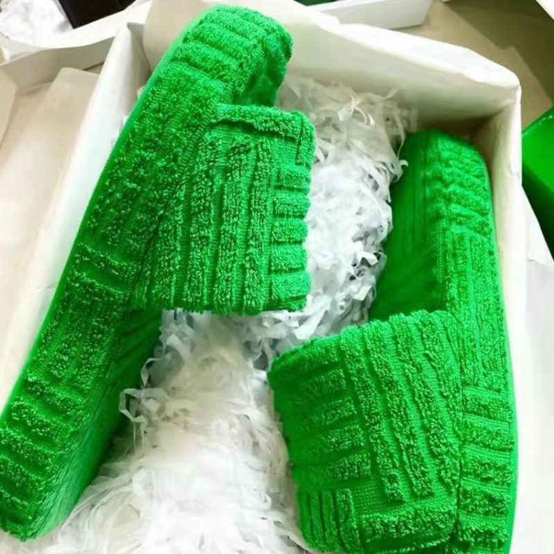 Luksuzne jednoslojne, tople, krznene ženske cipele s debelim potplatom, papuče, papuče za van, sveobuhvatne, ležerne tobogane, 2023, ženske papuče, novo