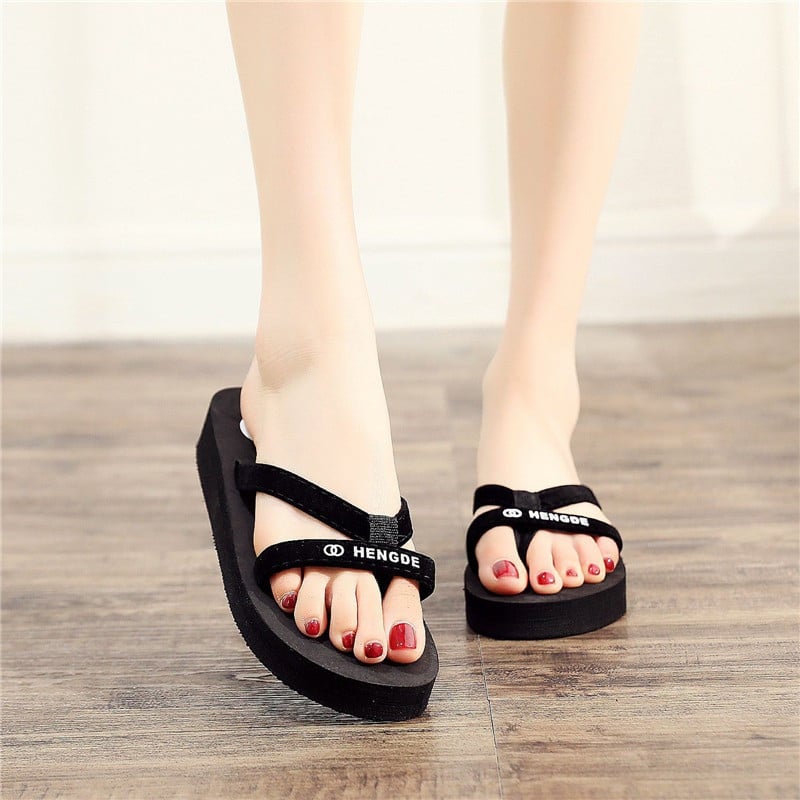 Női papucsok Nyári divat Platform ékszandálok szabadtéri szabadidős papucsok utazási strandpapucsok magassarkú női csúszdák