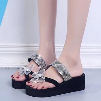 Дамски сандали на танкетка 2022 Летни модни чехли Платформа Чехли с пеперуди от кристали Външни дамски обувки с отворени пръсти Джапанки