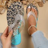 Νέα γυναικεία καλοκαιρινά γυαλιστερά σανδάλια παραλίας Slip On Leopard print Casual με ανοιχτό δάχτυλο, με μαλακό κάτω μέρος, αναπνέοντα παπούτσια για εξωτερικούς χώρους
