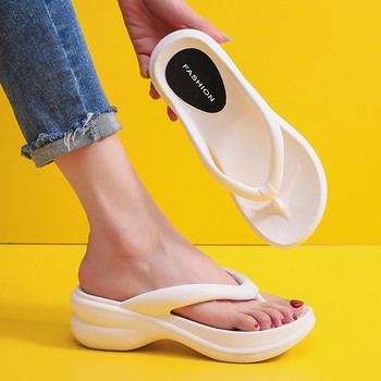 2022 Нови дамски джапанки Чехли с дебела подметка Дамски летни връхни облекла Модни неплъзгащи се плажни сандали Обувки Външен чехъл