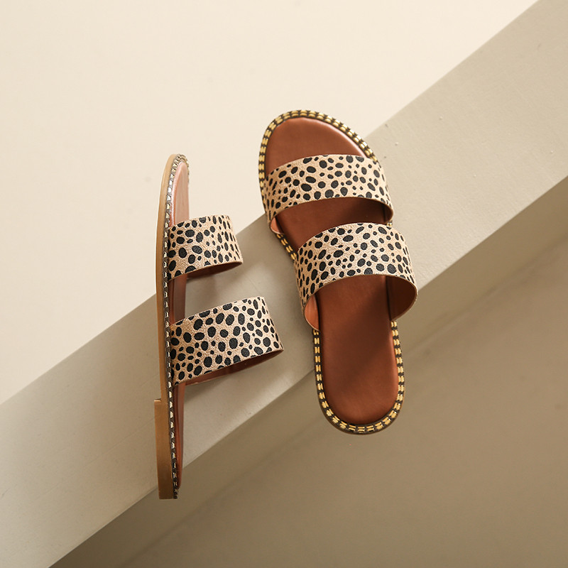 Γυναικείες παντόφλες Leopard flats σανδάλια 2022 Νέα καλοκαιρινά παπούτσια παραλίας στη Ρώμη Causal Γυναικεία παπούτσια Classic Slingback Σαγιονάρες Slides