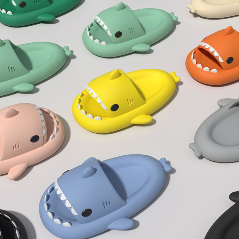 2023 m. vasaros ryklio šlepetės vaikams Naujos patobulintos Minkštos šlepetės namuose Mergaitėms berniukams Neslystančios basutės lauko paplūdimio animacinių filmų skaidrės