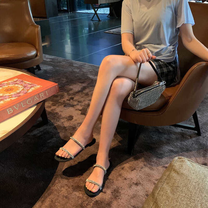 Papuče sa šljokicama Ženske ljetne sandale 2022. Modne sjajne jednostavne papuče Japanke Ravne ravne sandale za plažu s dijamantima Vanjske sandale