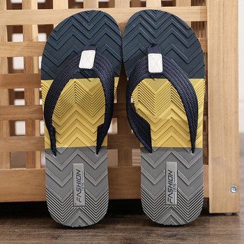 Летни мъжки чехли Плажни джапанки Обувки 2023 Външни мъжки чехли Модни плоски обувки Неплъзгащи се вътрешни пързалки Сандалии