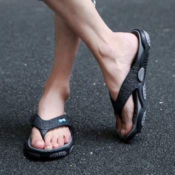 Висококачествени мъжки обувки за мъжки чехли Плюс размер 40-45 Модни летни мъжки джапанки Външни меки ежедневни обувки Мъжки 2022 г. Нови