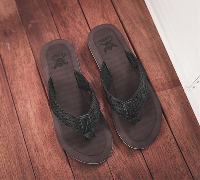 Férfi nyári papucs nagy méretű, csúszásmentes, lapos strandpapucs Férfi cipők Könnyű, légáteresztő otthoni papucscipők férfiaknak Zapatos