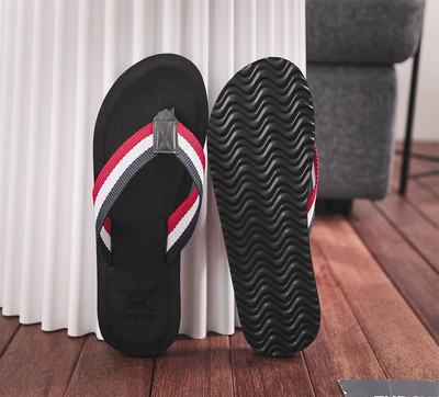 Férfi nyári papucs nagy méretű, csúszásmentes, lapos strandpapucs Férfi cipők Könnyű, légáteresztő otthoni papucscipők férfiaknak Zapatos